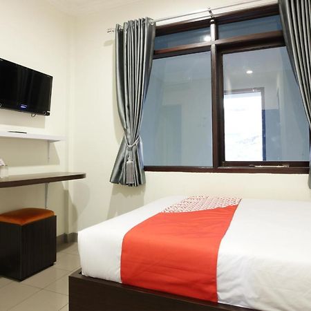 Oyo 202 Kuwera Inn Бандунг Екстер'єр фото